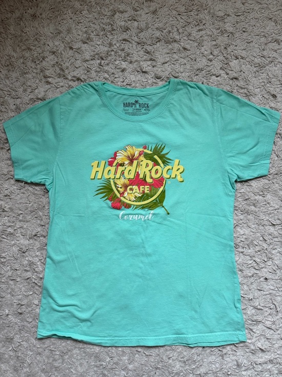 Hard Rock Cafe Tops - Hard Rock Cafe women’s Mint Green Graphic Tee